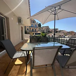 We Center With Parking Apartamento Taormina