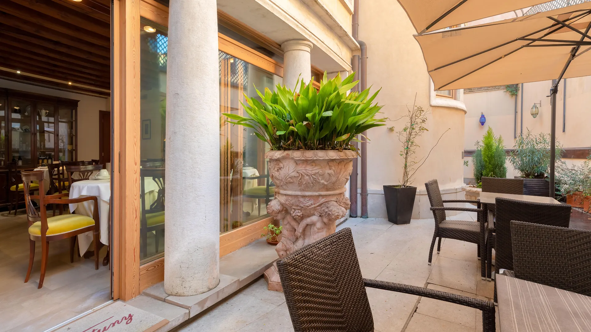 Palazzina Fortuny Venedik 3*,  İtalya