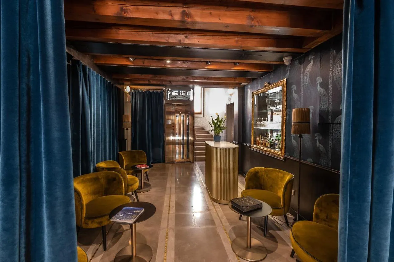 Palazzina Fortuny Venedik 3*,